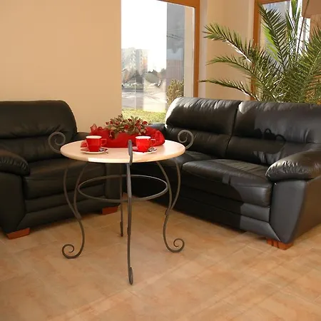 & Restaurant Signal 3*