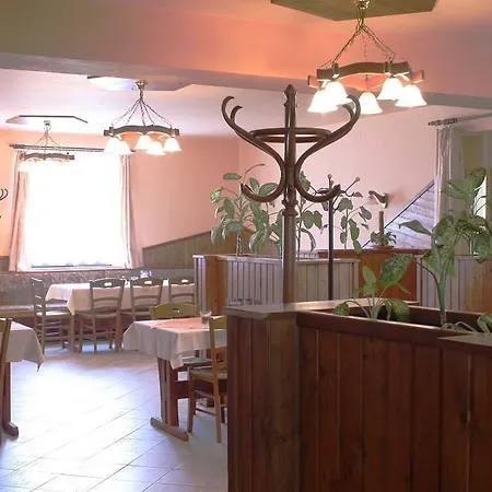 & Restaurant Signal 3*